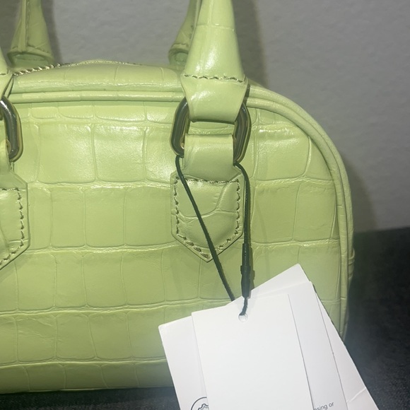 pistachio green mini leather croc design bag - Picture 11 of 13